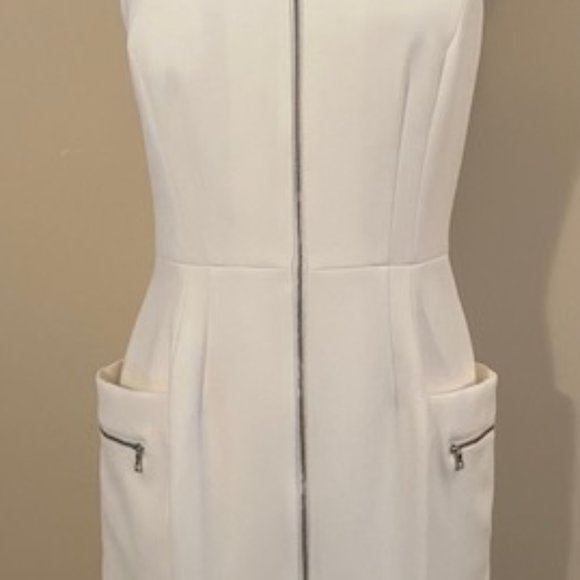 Ivory BCBG MaxAzria Unique Gown - Picture 6 of 11